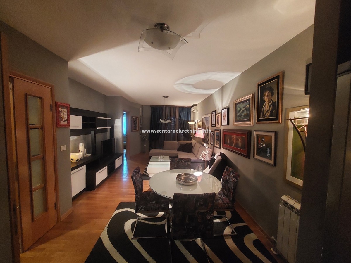 Izdavanje, trosoban stan 105m2, Preko Morače, Podgorica